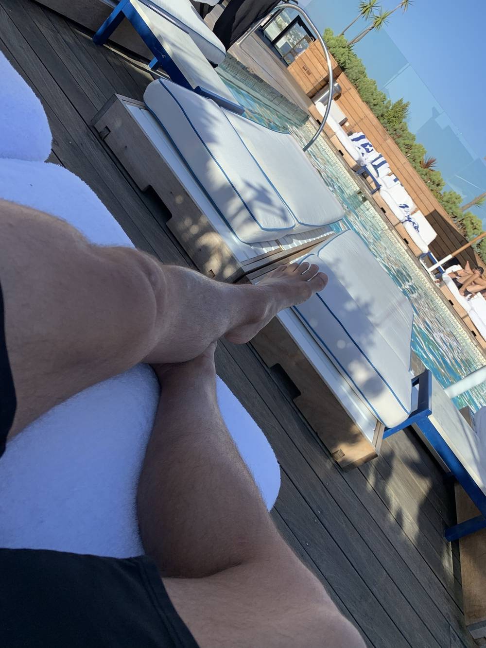 Musclebuttguyfeet