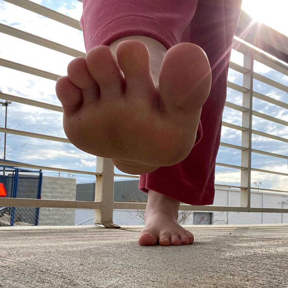 YOUR GODDESS - Foot Archive