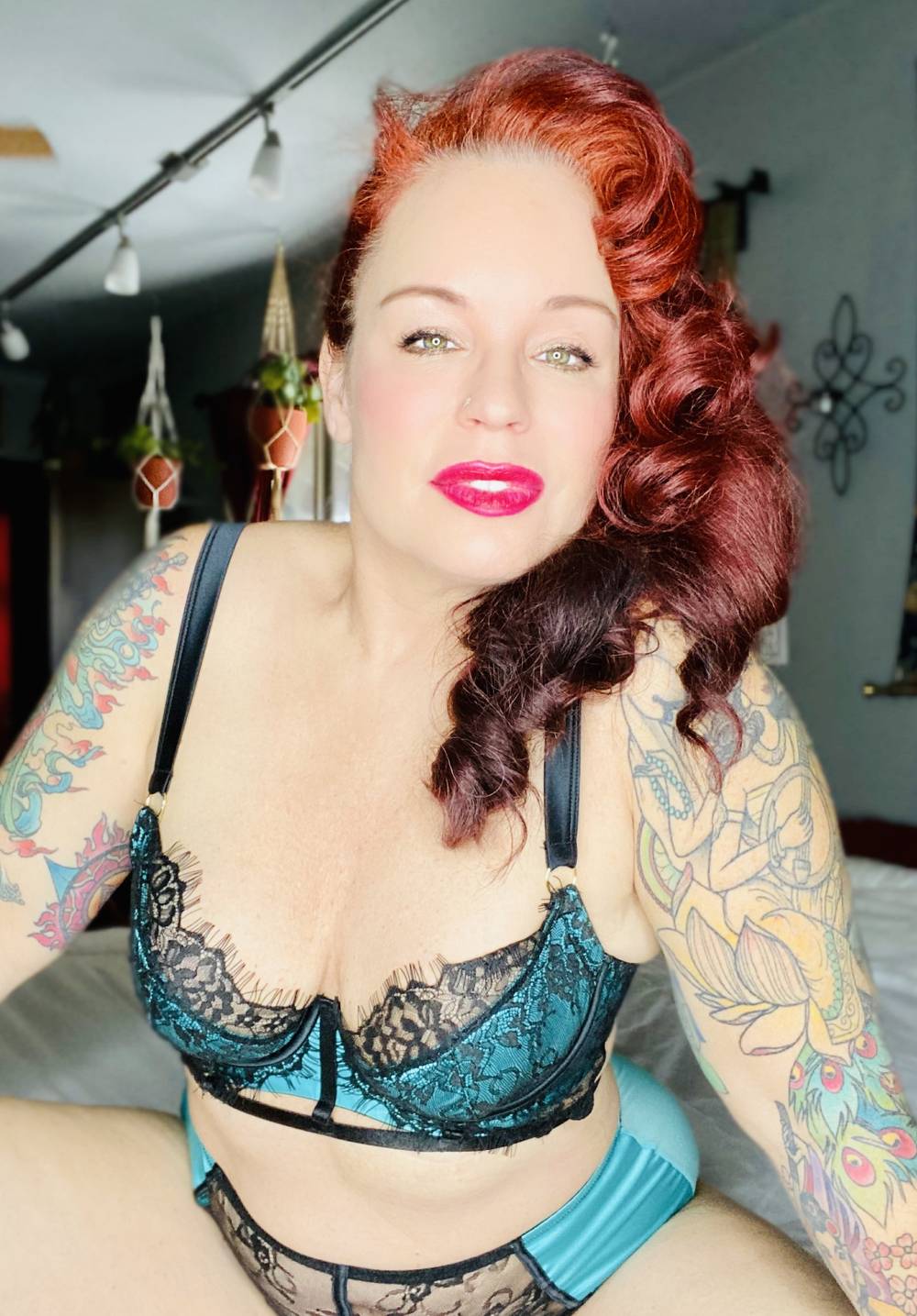 Juicy Goddess Galore