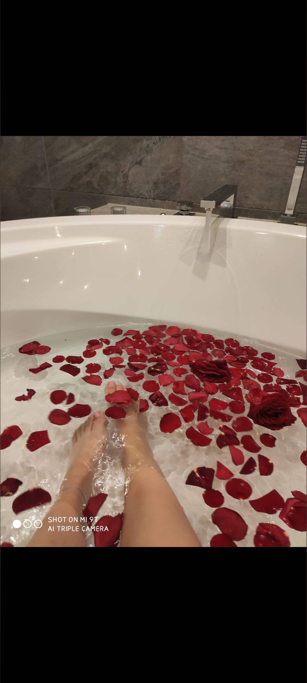 Rose-feet_