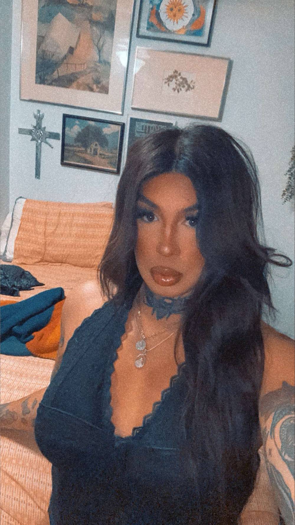 Kinky leather femme no face no limits